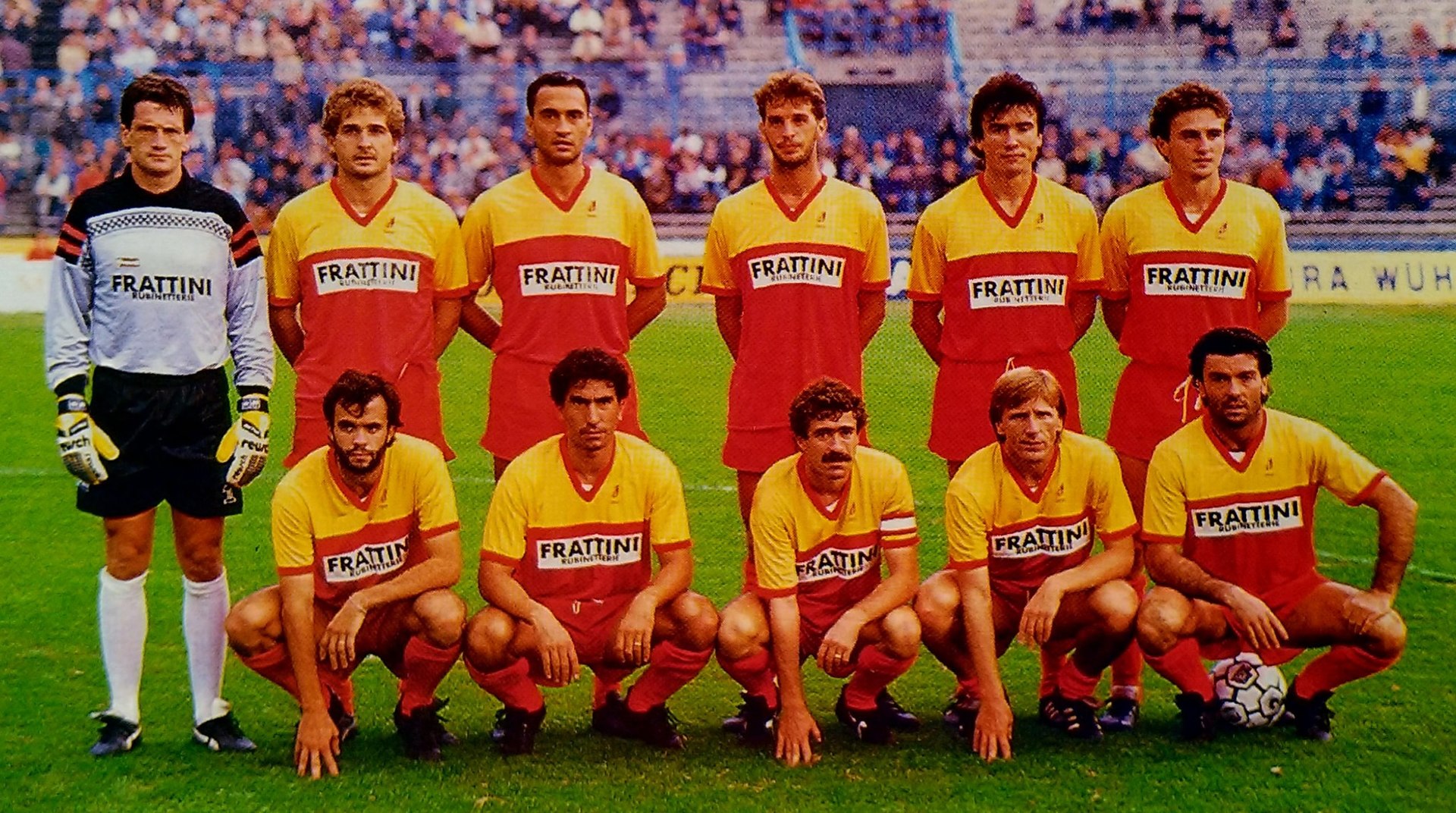 1920px-Unione_Sportiva_Catanzaro_1988-89.jpg